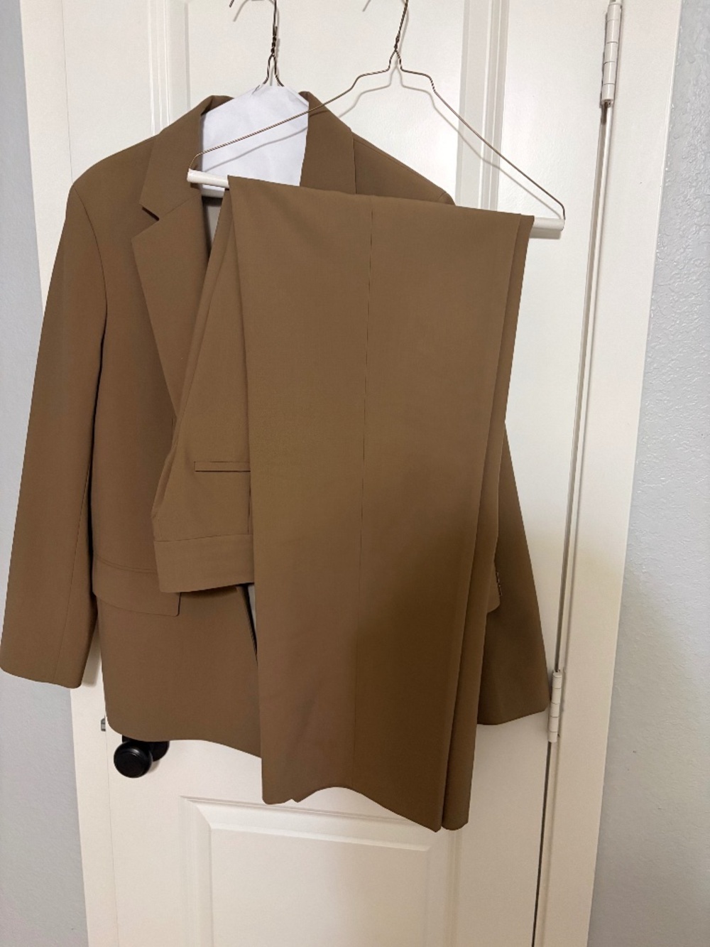 Theory Women’s Camel Tan Suit Pants Trousers Size 8 Good Condition Tan/Brown